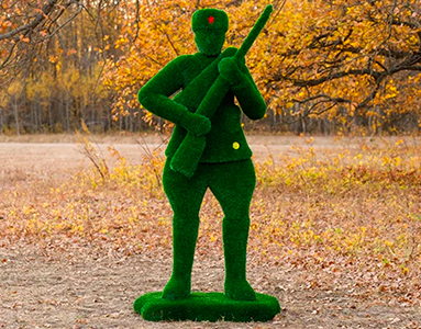 Топиари Солдат, ружье в двух руках - газон Eco+Deluxe