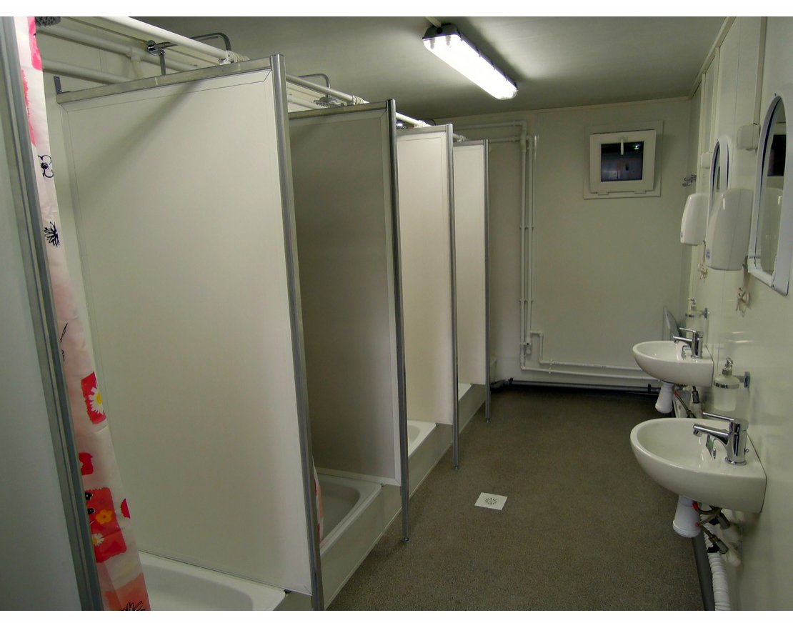 Автономная душевая 3 кабинки с раковинами 211 - вид 3